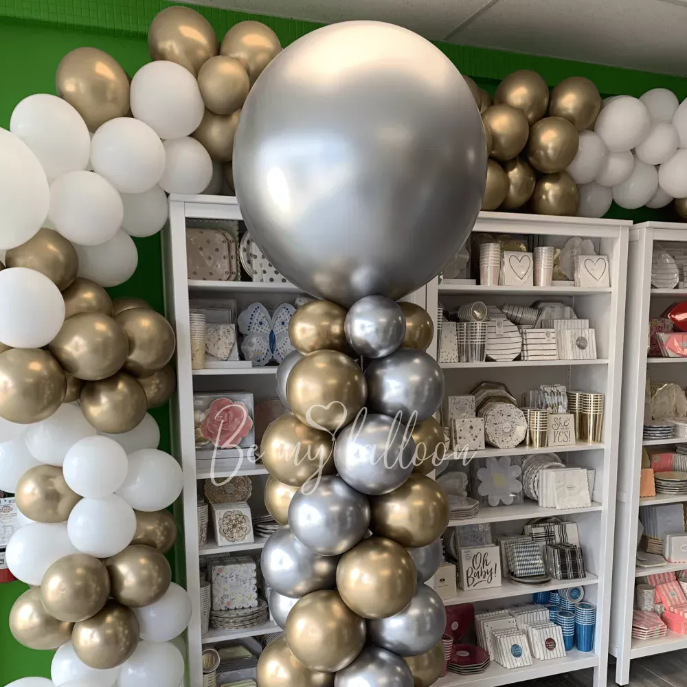 Chrome pillar with a giant balloon composition