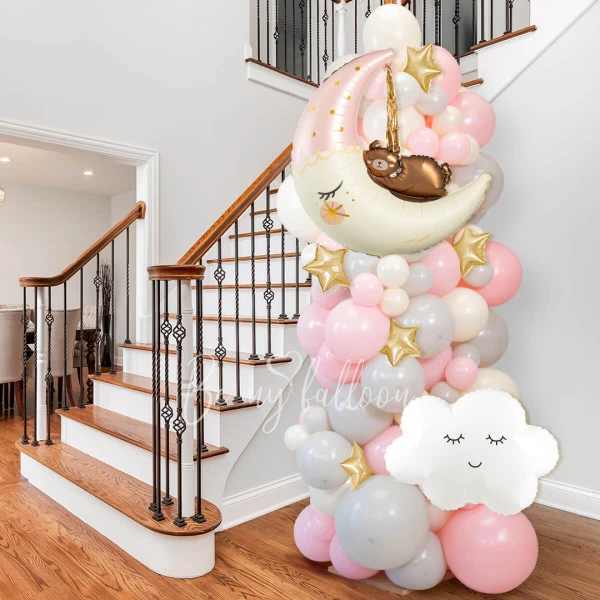 Organic balloon column "First day at home"