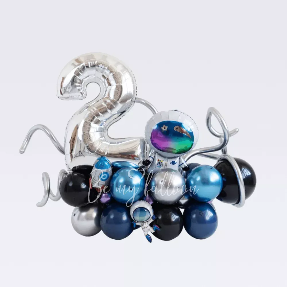 تكوين بالون عيد ميلاد مملوء بالهواء الفضائي