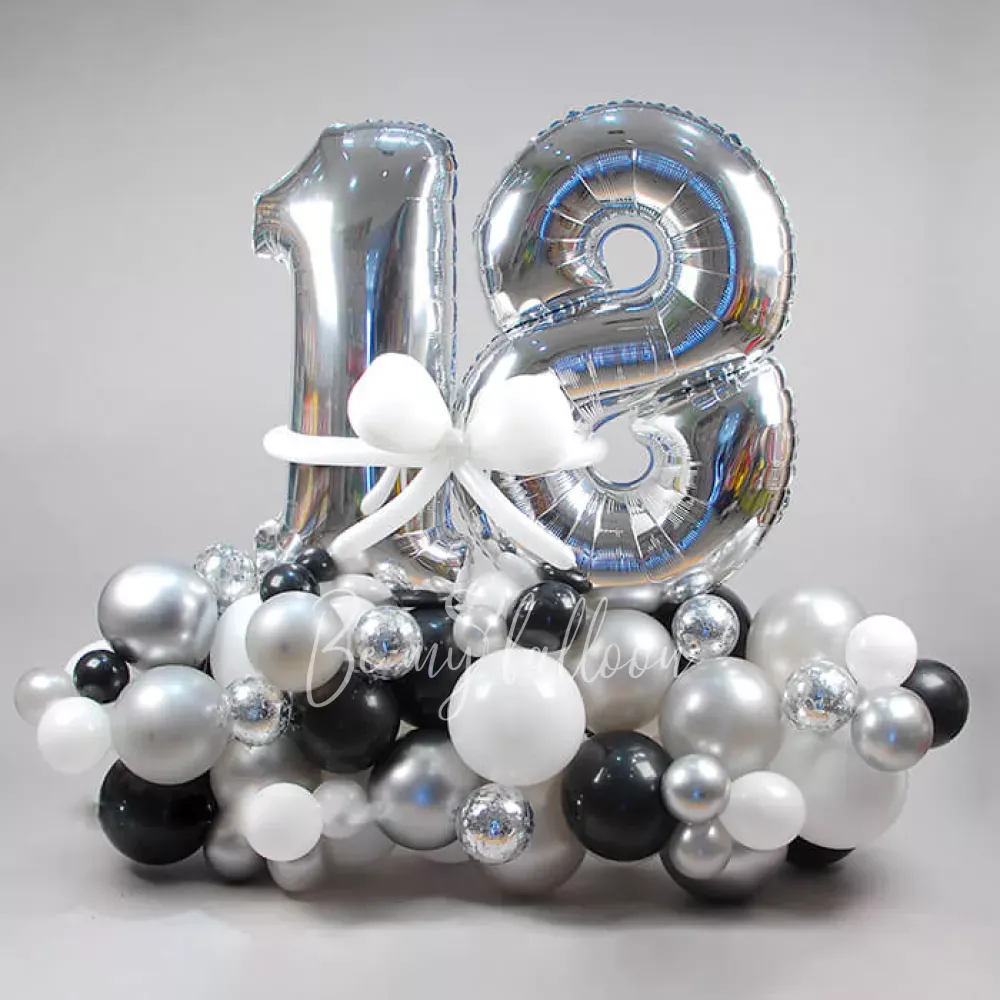 Композиция из шаров с гирляндой 18 Лет